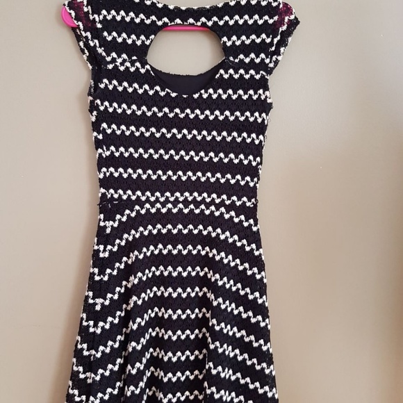 Candie's Sleeveless Black & White Dress size XS - Picture 5 of 7